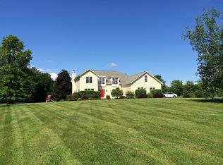 85 Moonlawn Rd, Troy, NY 12180