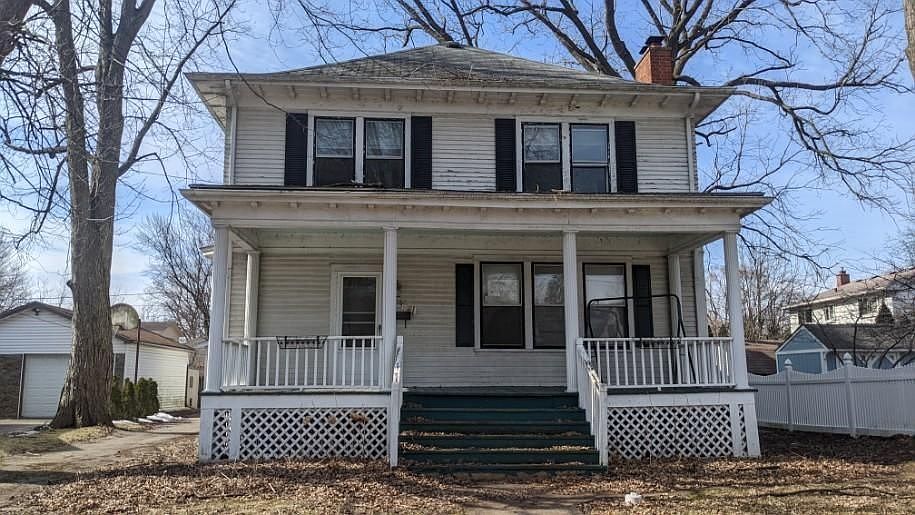 1st image of 176 Smith St N