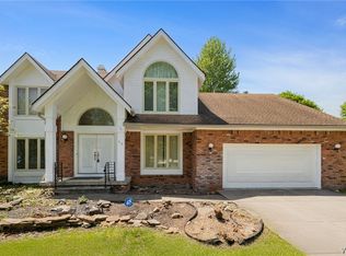 66 Windsong Ct, East Amherst, NY 14051