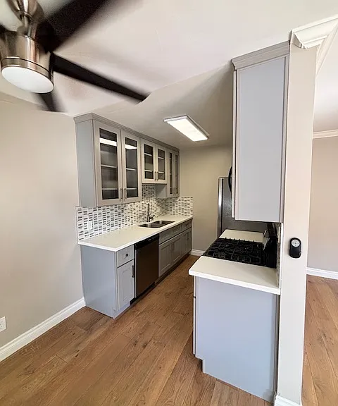 1149 N Westmoreland Ave — Photo 4