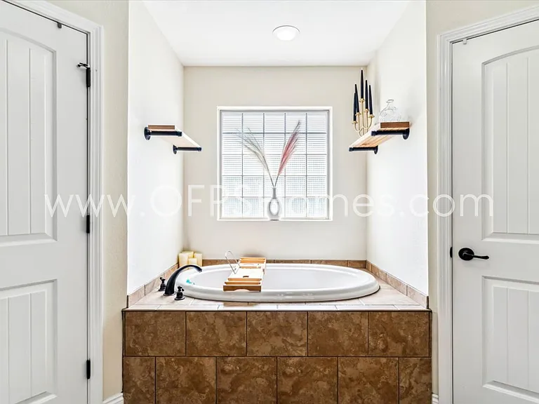 8170 Tavira St — Photo 24