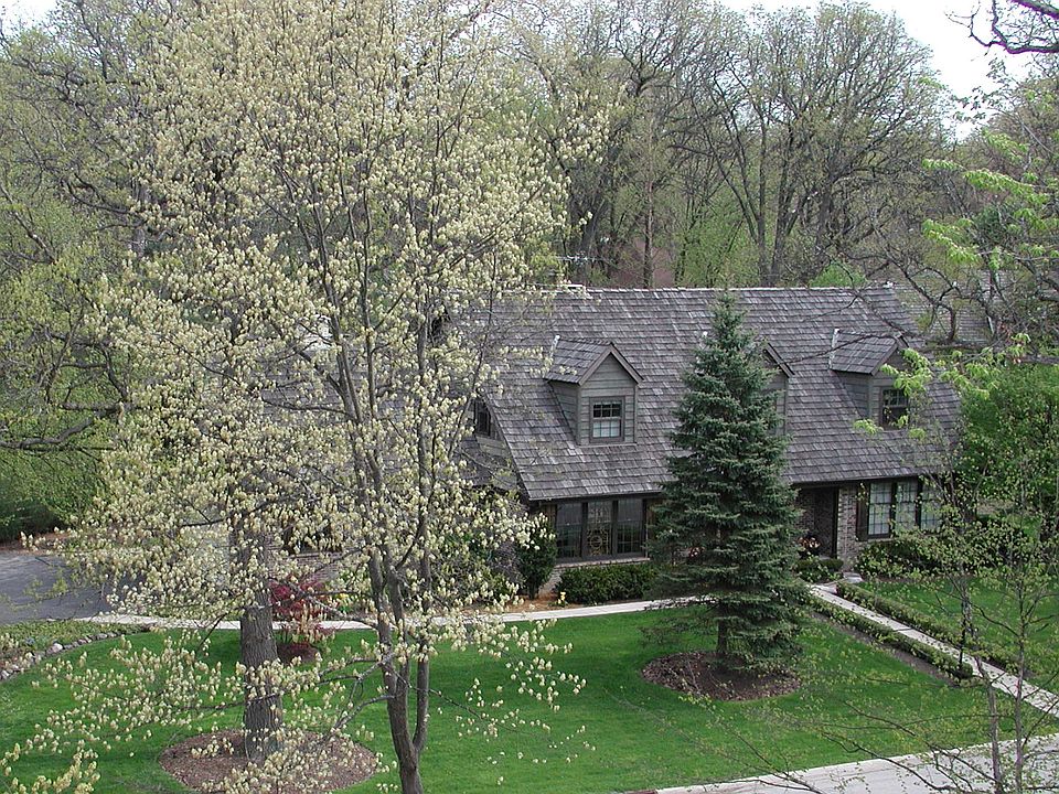 1st image of 24 Cambridge Ln