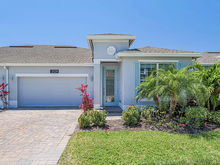 2529 Bella Vista Cir — Photo 2