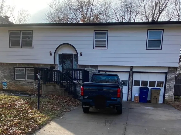 609 N Willow Dr, Derby, KS 67037