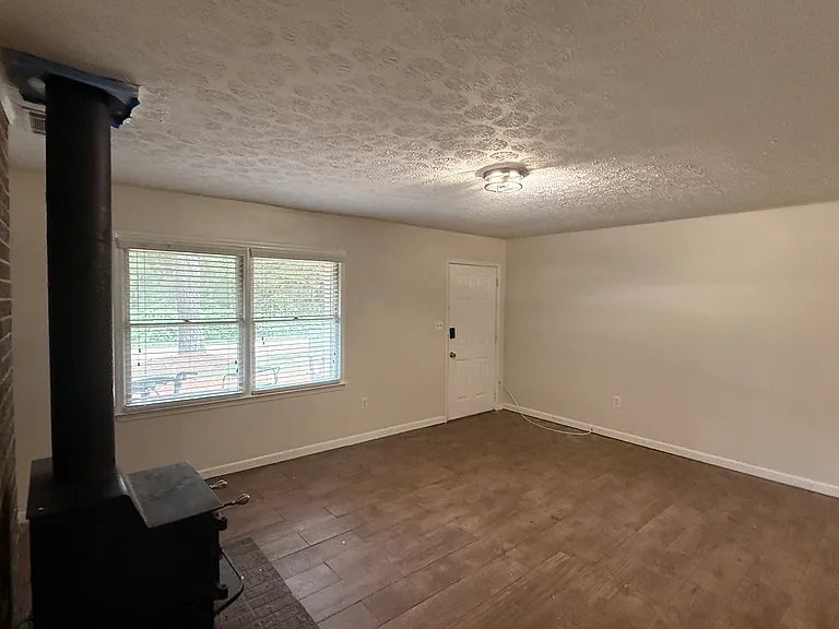 426 Freeman Dr — Photo 4