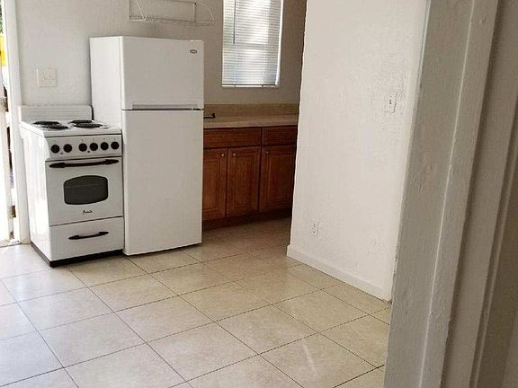 4th image of 4324 SW 6th St APT 110