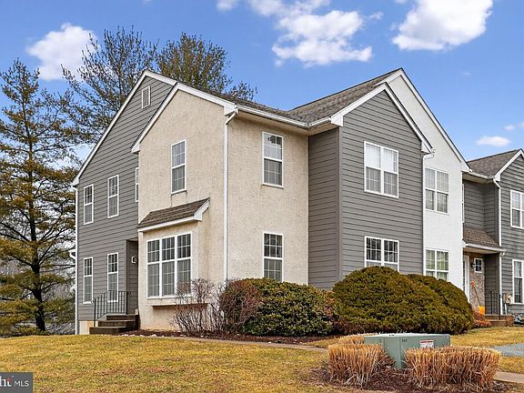 3rd image of 189 Moria Pl #189