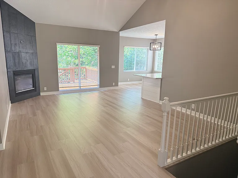 15305 Saratoga St — Photo 3