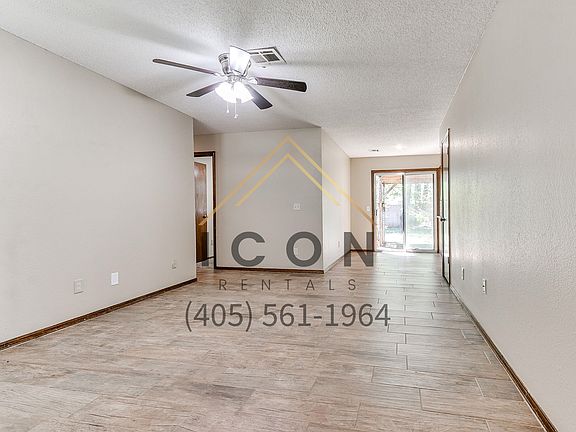 2nd image of 652 W Hillcrest Dr