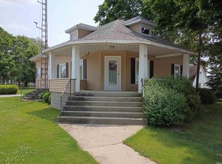 112 N Yale St, Mentone, IN 46539