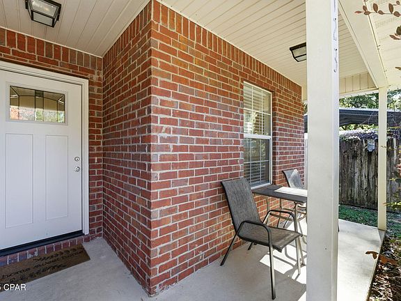 4th image of 123 Elm Ave