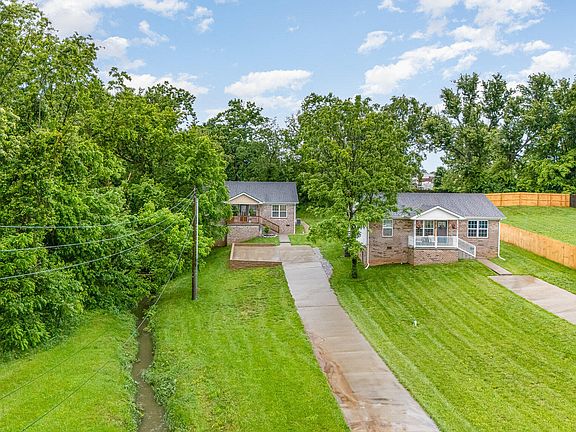 5th image of 401 Douglas Ct