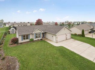 1627 Pine Tree Ln, Luxemburg, WI 54217