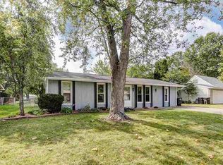 7518 Valley Meadows Dr, Fort Wayne, IN 46815