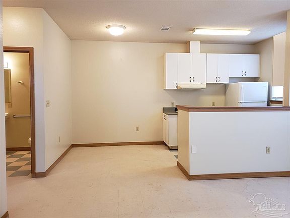 2nd image of 5020 Lillian Hwy #A