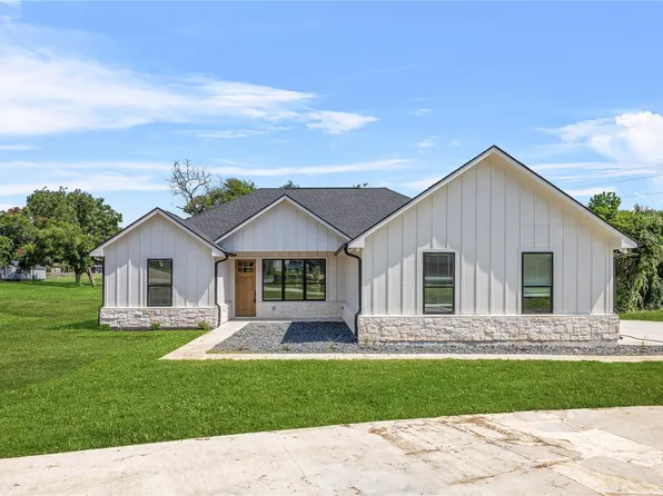 2318 Progress Dr, Brenham, TX 77833