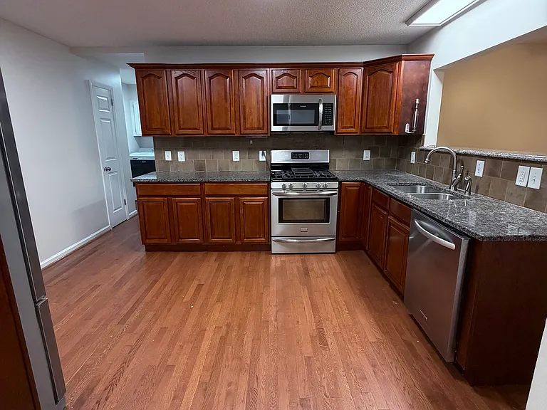 9415 Seasons Dr — Photo 1