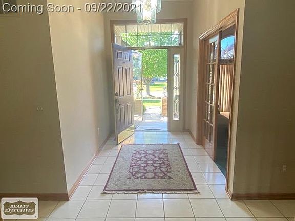5th image of 46320 Coachwood Dr