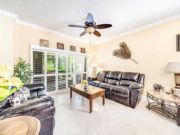 4th image of 7694 Colony Palm Dr