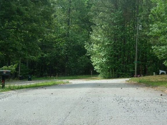 Exterior Neighborhood (street photo)