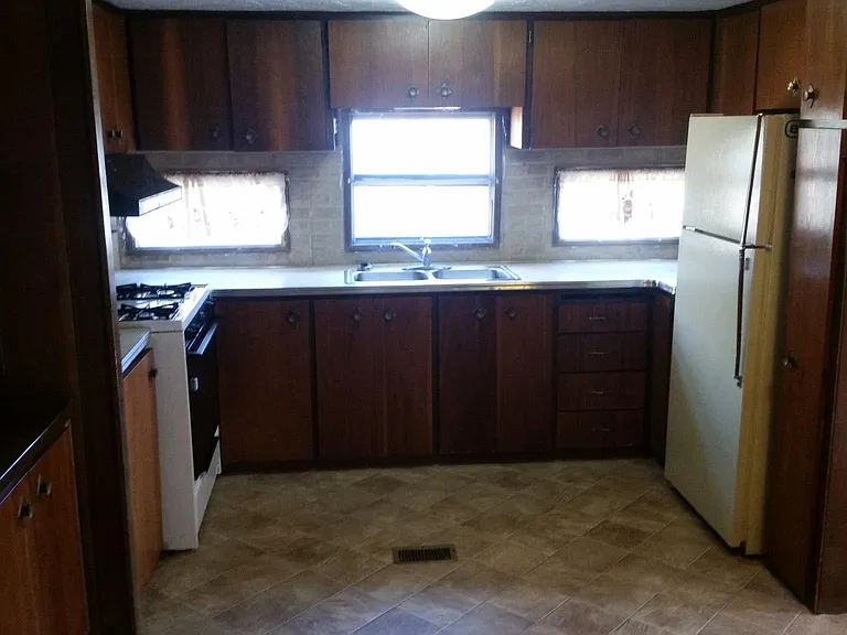 675 River Rd — Photo 3