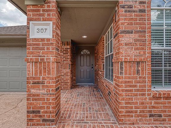 2nd image of 307 Kensington Court