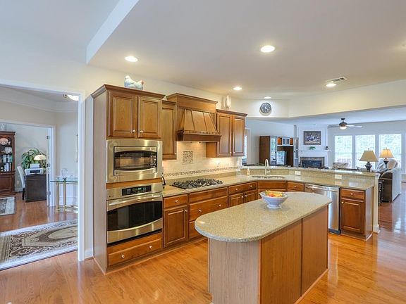5th image of 289 Antebellum Ln