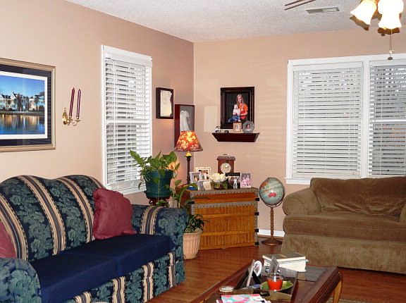 4th image of 129 Crestview Dr