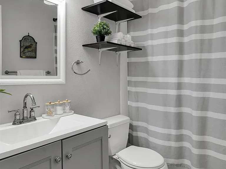 8901 Emerson Pl — Photo 13