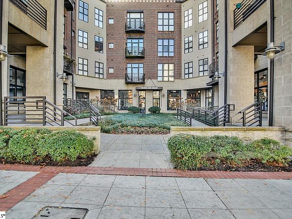 2nd image of 101 W Court St Unit 226