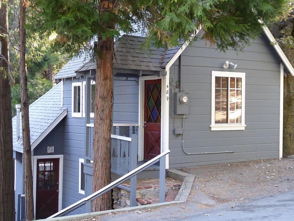 1st image of 489 Club House Dr