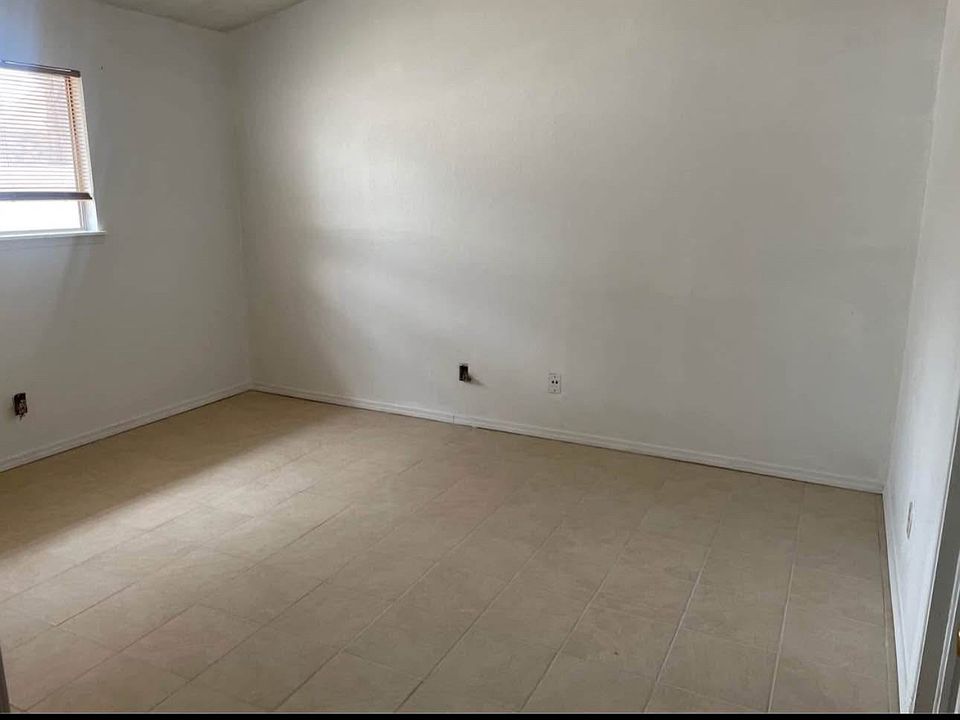 1st image of 2408 Sea Palm Dr