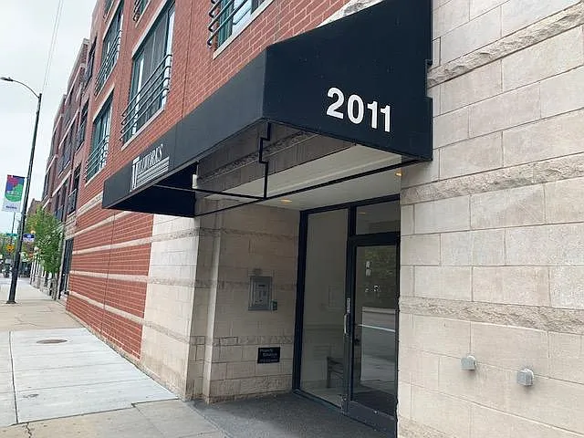 1 bed, 1200 sqft, $2,400 — Photo 2