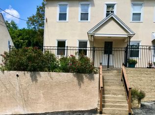 1076 Howellville Rd, Berwyn, PA 19312