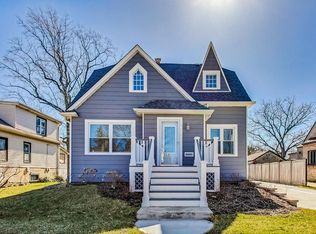979 Woodlawn Ave, Des Plaines, IL