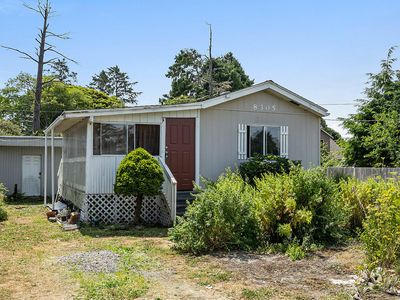 8305 S Stark St, Rockaway Beach, OR, 97136