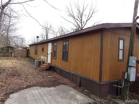 3rd image of 123 Richmond Dr