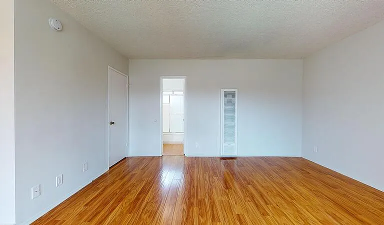 1311 Venice Blvd #15 — Photo 3