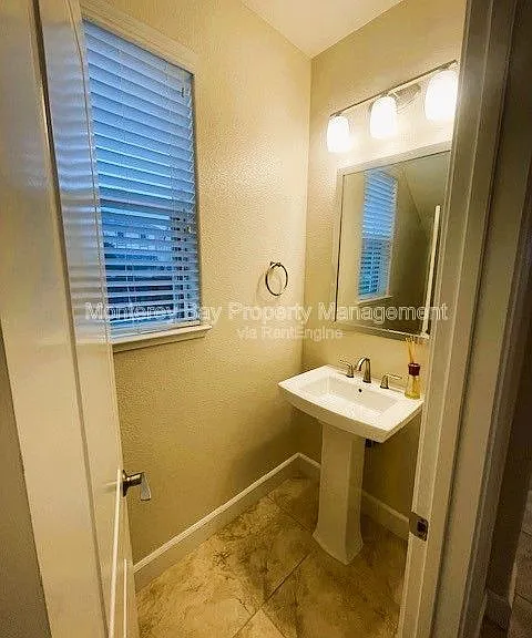 246 Boardwalk Ave — Photo 8