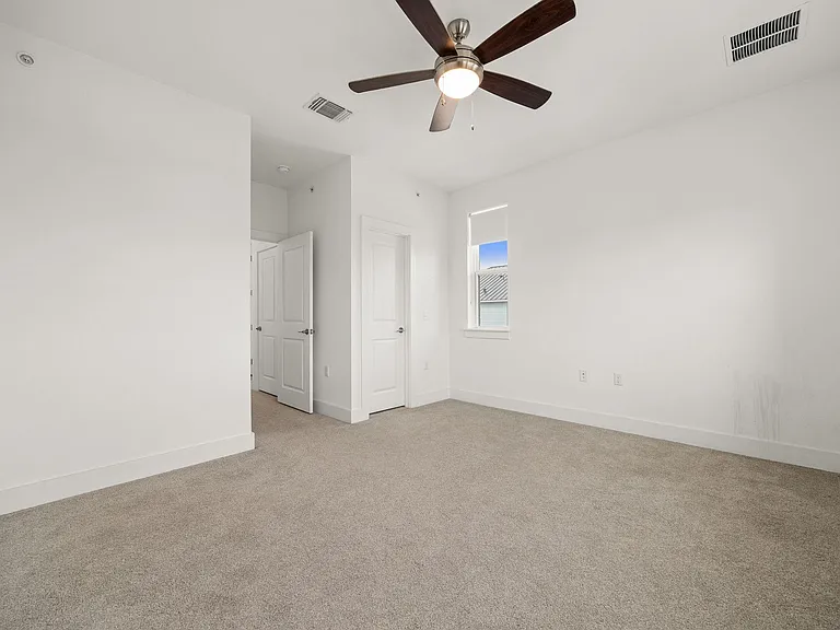 2409 Simond Ave #E — Photo 21