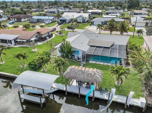 419 Pinecrest Ct, Cape Coral, FL 33904