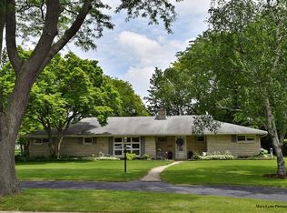 304 Central Ave, Aurora, IL 60506