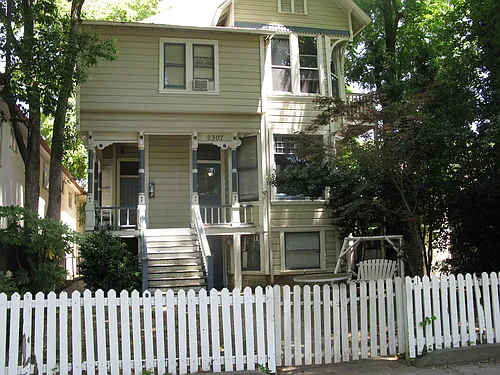 2307 H St #4 Photo 1