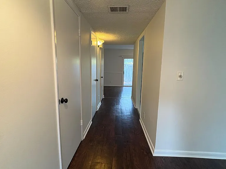 571 Winding Creek Rd #F — Photo 4