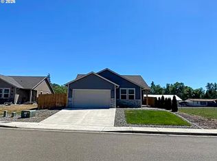 165 Collins Rd, Winston, OR 97496