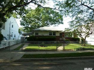 25523 147th Dr, Rosedale, NY 11422