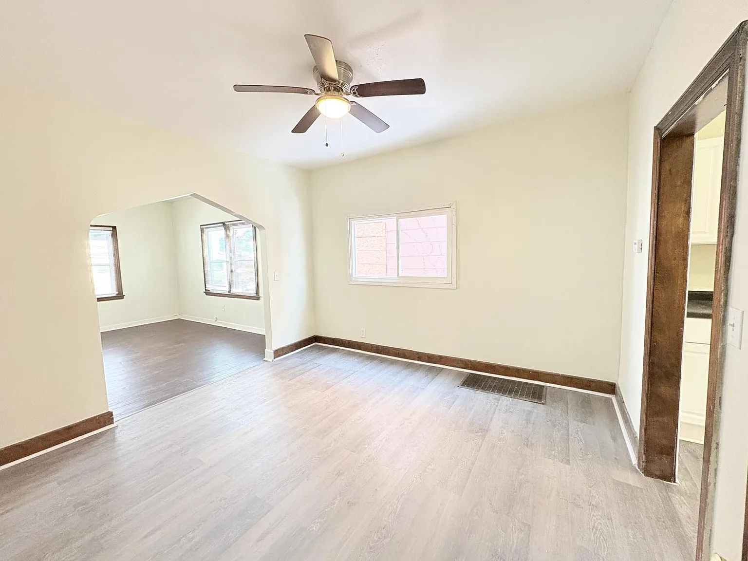 2 bed, $800 — Photo 1