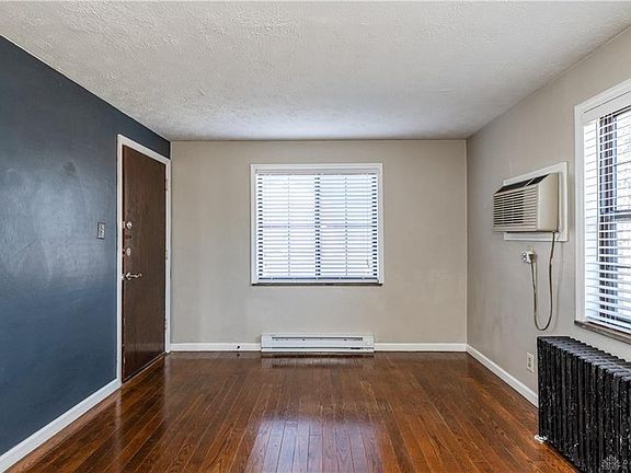 3rd image of 556 Corona Ave