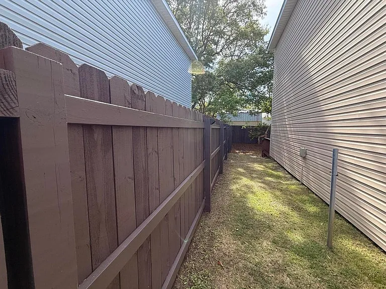 2123 Tom St — Photo 27