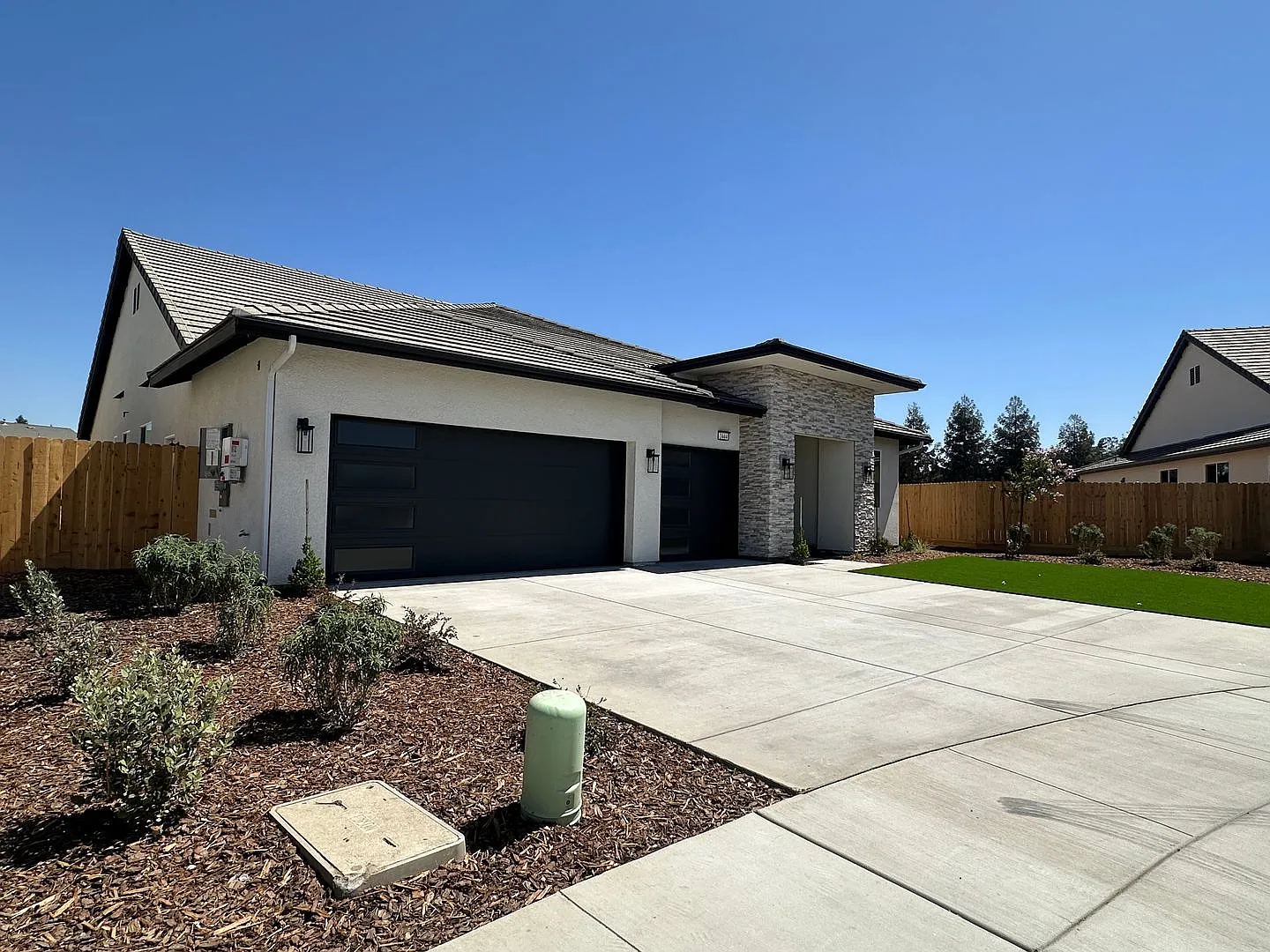 Newly Built NW Visalia Home coming soon! — Photo 1